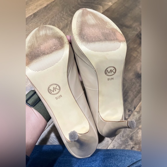 Michael Kors Peep Toe Stilletto 4.5” Heels Nude Size 9.5 - Picture 9 of 12